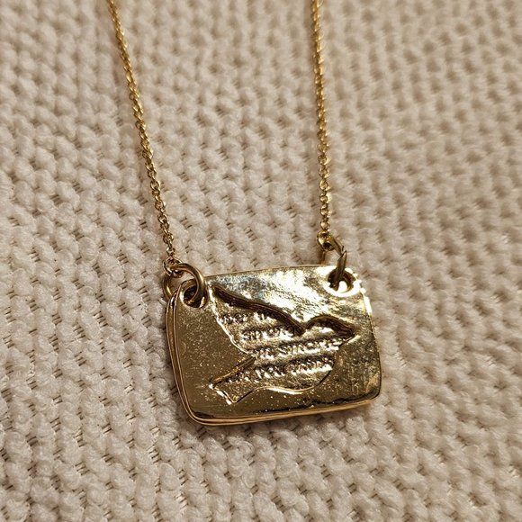 Bird and love message gold necklace - Picture 1 of 4